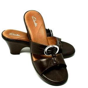 WOMEN'S CLARKS SANDALS SHOES SIZE 8.5 M BROWN